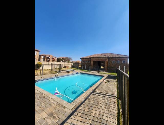 2 BEDROOM APARTMENT FOR SALE IN NOORDWYK